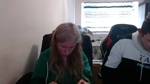 Snapshot of PeterAndJen chatting on 04.15.26 PeterAndJen online show from 04.15.26