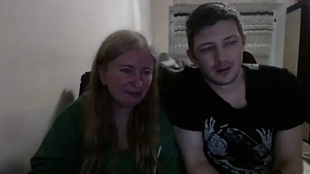 Snapshot of PeterAndJen chatting on 04.15.26 PeterAndJen online show from 04.15.26