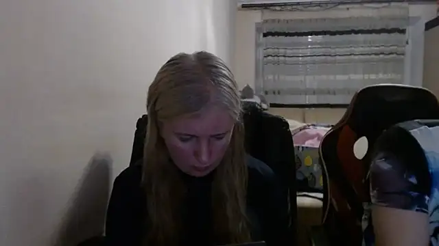 Snapshot of PeterAndJen chatting on 06.02.26 PeterAndJen online show from 06.02.26