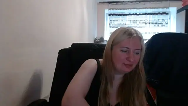 Snapshot of PeterAndJen chatting on 06.07.26 PeterAndJen online show from 06.07.26