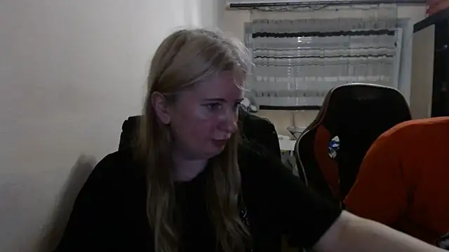 Snapshot of PeterAndJen chatting on 06.07.26 PeterAndJen online show from 06.07.26