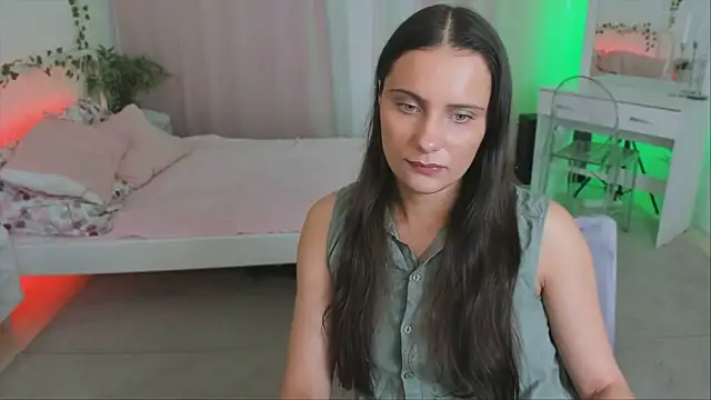 Snapshot of Orfeya chatting on 06.22.26 Orfeya online show from 06.22.26