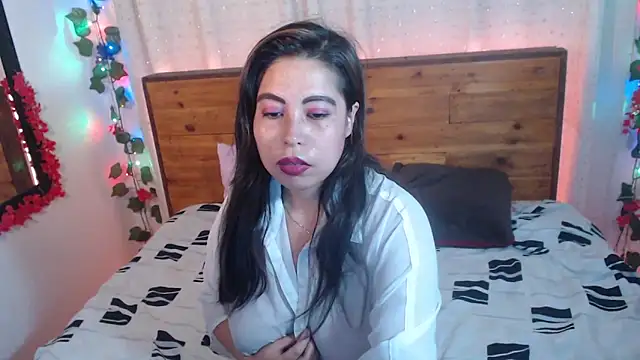 NikkieMilky online show from 04.08.26