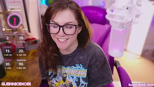 Snapshot of JennKenobi chatting on 03.04.25 JennKenobi online show from 03.04.25