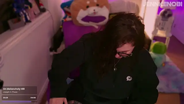 Snapshot of JennKenobi chatting on 09.15.25 JennKenobi online show from 09.15.25