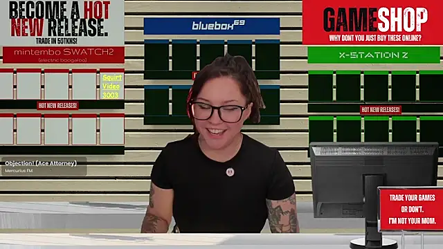 Snapshot of JennKenobi chatting on 10.09.25 JennKenobi online show from 10.09.25