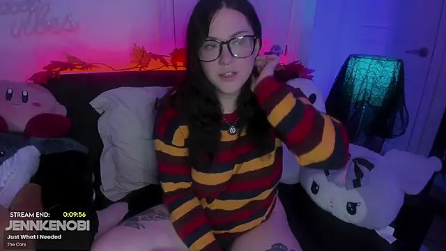 Snapshot of JennKenobi chatting on 10.17.25 JennKenobi online show from 10.17.25