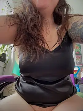 Snapshot of JennKenobi chatting on 02.26.26 JennKenobi online show from 02.26.26