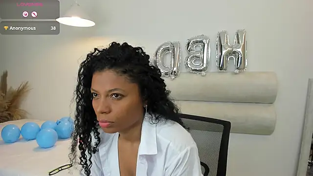 Snapshot of angelica_af chatting on 10.01.25 angelica af online show from 10.01.25