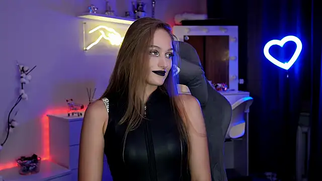 Snapshot of MrsTenderBeast chatting on 10.05.25 MrsTenderBeast online show from 10.05.25