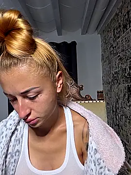 Snapshot of kylie_blck chatting on 09.25.25 kylie blck online show from 09.25.25