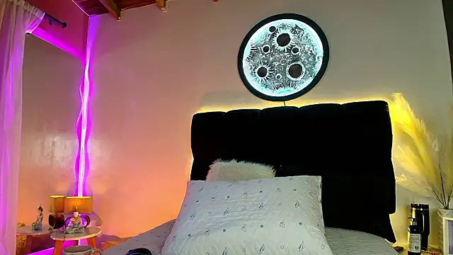 lorrayne  online show from 03.25.26