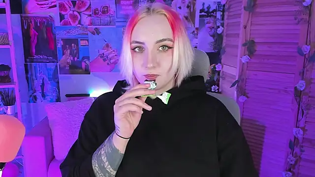 AsheLucker online show from 02.13.25