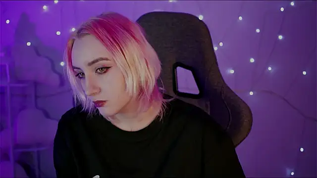 AsheLucker online show from 02.21.25