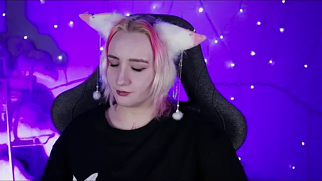 AsheLucker online show from 02.21.25