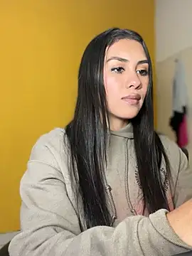 Snapshot of Ambar_pe_ chatting on 01.05.25 Ambar pe online show from 01.05.25