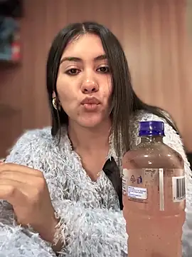 Snapshot of Ambar_pe_ chatting on 11.23.25 Ambar pe online show from 11.23.25