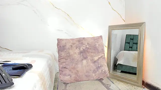 Snapshot of IsiisLovei chatting on 09.10.25 IsiisLovei online show from 09.10.25