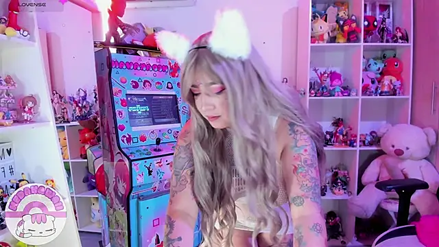 meda kawaii  online show from 02.05.25