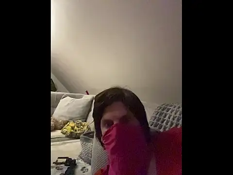 petuletra online show from 11.19.25