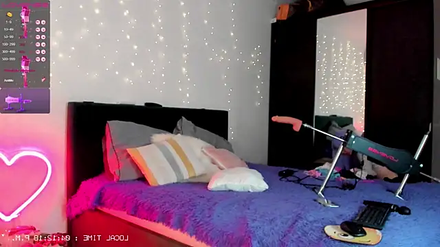 Snapshot of smurfette1 chatting on 12.04.24 smurfette1 online show from 12.04.24