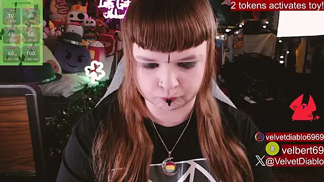 Snapshot of VelvetDiablo chatting on 02.25.26 VelvetDiablo online show from 02.25.26