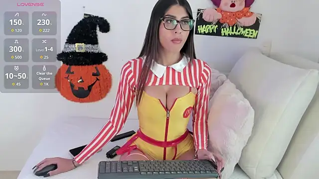 Sophiia Castro online show from 10.31.25