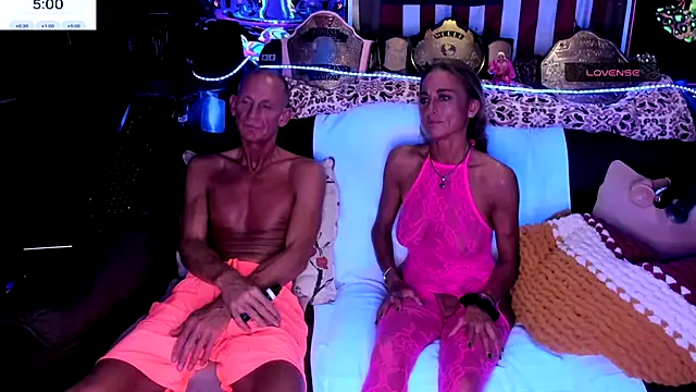 Snapshot of ShannNikkii420 chatting on 11.02.25 ShannNikkii420 online show from 11.02.25