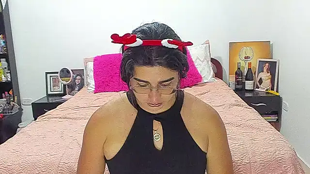 Snapshot of Khalifa_Gold chatting on 12.18.24 Khalifa Gold online show from 12.18.24