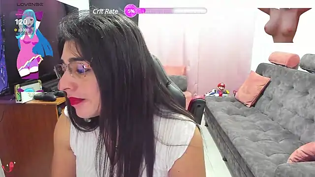 Snapshot of Khalifa_Gold chatting on 02.25.25 Khalifa Gold online show from 02.25.25