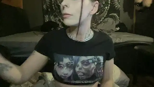 Snapshot of TeenyDoll chatting on 03.15.25 TeenyDoll online show from 03.15.25