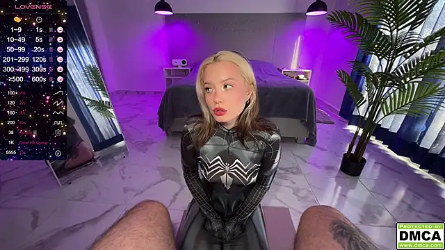 Snapshot of _blowjob_queen chatting on 03.13.25 blowjob queen online show from 03.13.25