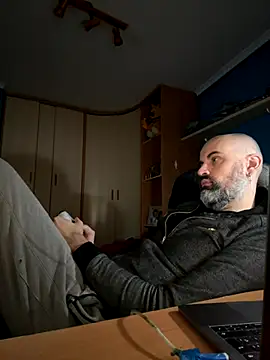 pollito1985 2 online show from 11.16.25