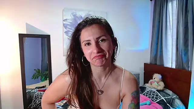 Snapshot of vanessabrown_ chatting on 01.28.25 vanessabrown online show from 01.28.25