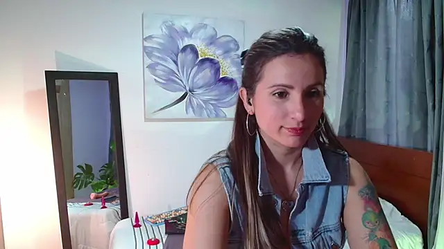 Snapshot of vanessabrown_ chatting on 02.11.25 vanessabrown online show from 02.11.25