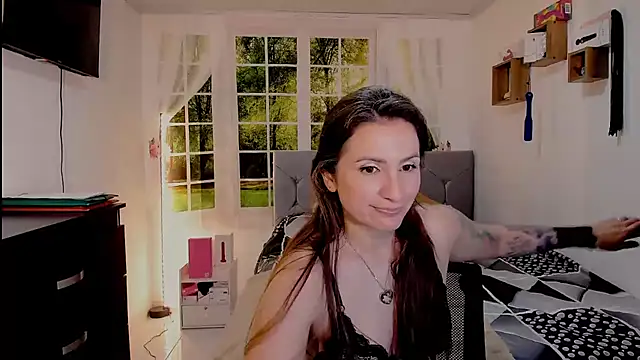 vanessabrown  online show from 07.02.26