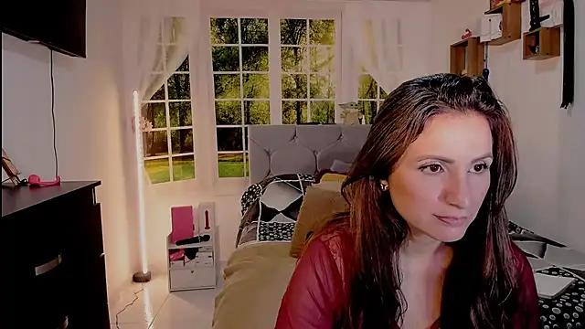 vanessabrown  online show from 07.06.26
