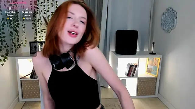 Salme Sweet online show from 10.15.25