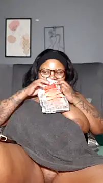 Snapshot of PearlSexxy69 chatting on 02.21.26 PearlSexxy69 online show from 02.21.26