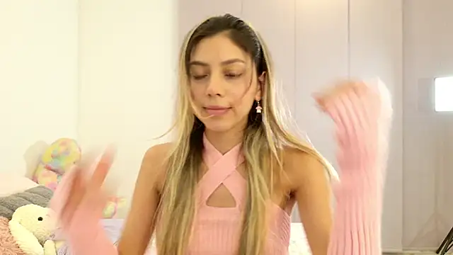 Snapshot of Sensualtease chatting on 02.09.25 Sensualtease online show from 02.09.25