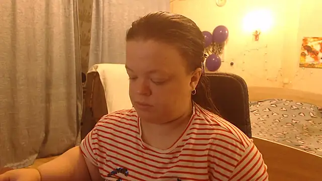 Snapshot of Janiffer_MiMi chatting on 12.28.24 Janiffer MiMi online show from 12.28.24