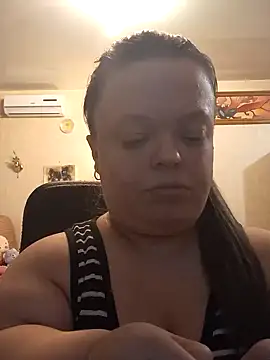 Snapshot of Janiffer_MiMi chatting on 01.12.25 Janiffer MiMi online show from 01.12.25