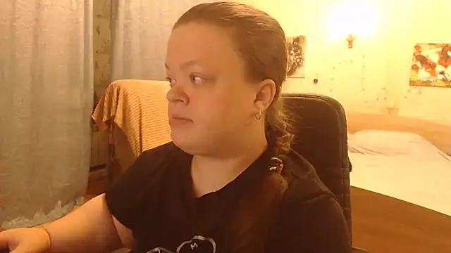 Snapshot of Janiffer_MiMi chatting on 01.19.25 Janiffer MiMi online show from 01.19.25