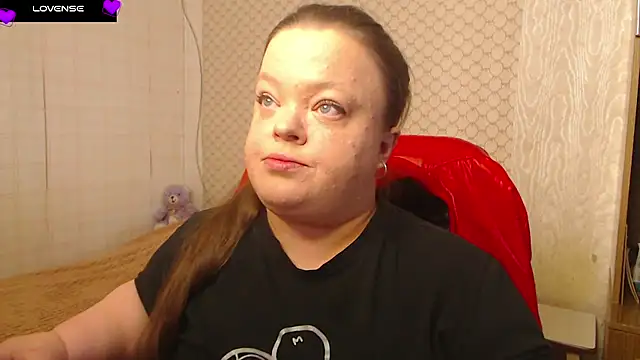 Snapshot of Janiffer_MiMi chatting on 11.13.25 Janiffer MiMi online show from 11.13.25