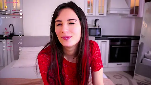 Holla Molly online show from 02.23.25