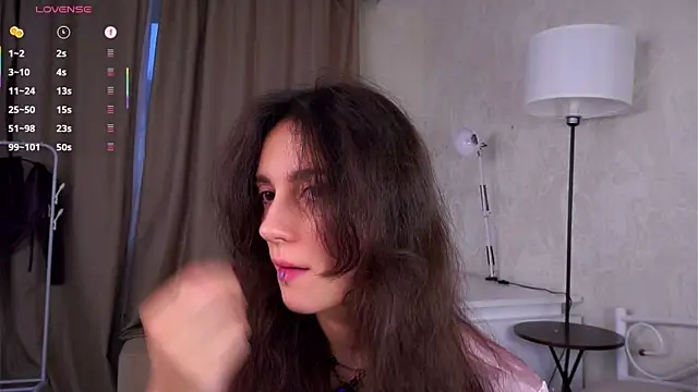 Holla Molly online show from 11.10.25