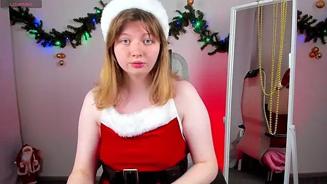 Snapshot of Vivian_cutie chatting on 12.25.24 Vivian cutie online show from 12.25.24