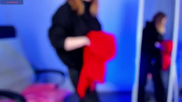 Snapshot of Vivian_cutie chatting on 01.13.25 Vivian cutie online show from 01.13.25