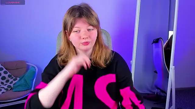 Snapshot of Vivian_cutie chatting on 01.18.25 Vivian cutie online show from 01.18.25