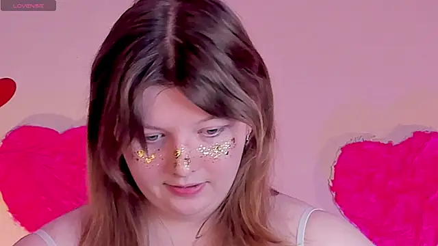 Snapshot of Vivian_cutie chatting on 02.14.25 Vivian cutie online show from 02.14.25